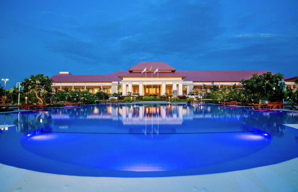 Horizon Lake View Resort Naypyidaw Экстерьер фото